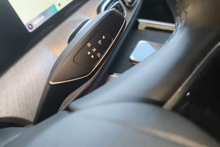 Used Chery Fengyun T10 2024 210 Luxury Edition Gear Lever