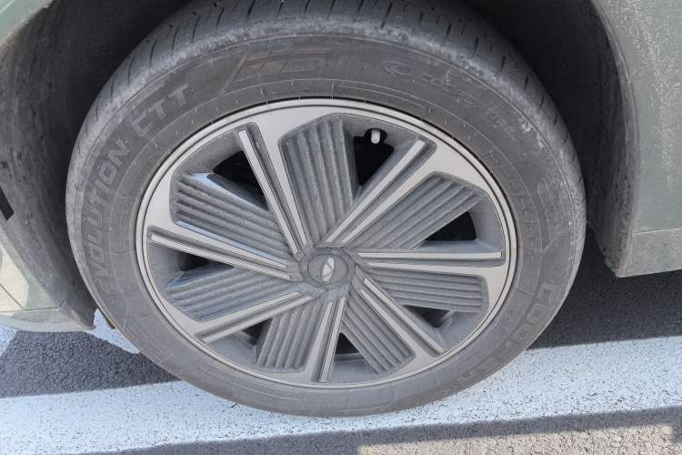 Used Chery Fengyun T10 2024 210 Luxury Edition Left Front Wheel Hub