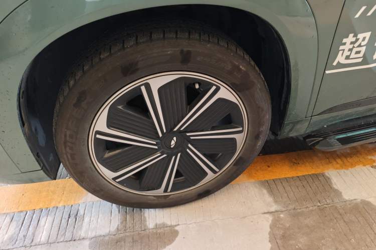 Used Chery Fengyun T10 2024 210 Luxury Edition Left Front Wheel Hub