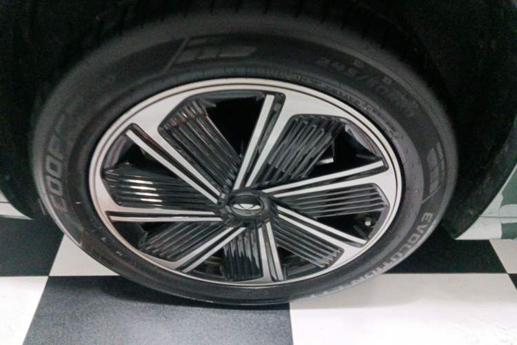 Used Chery Fengyun T10 2024 210 Luxury Edition Left Front Wheel Hub