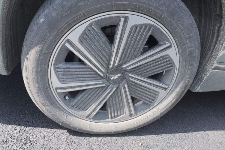 Used Chery Fengyun T10 2024 210 Luxury Edition Right Rear Wheel Hub