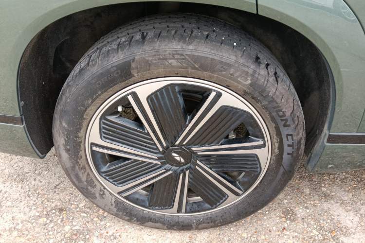 Used Chery Fengyun T10 2024 210 Luxury Edition Right Rear Wheel Hub