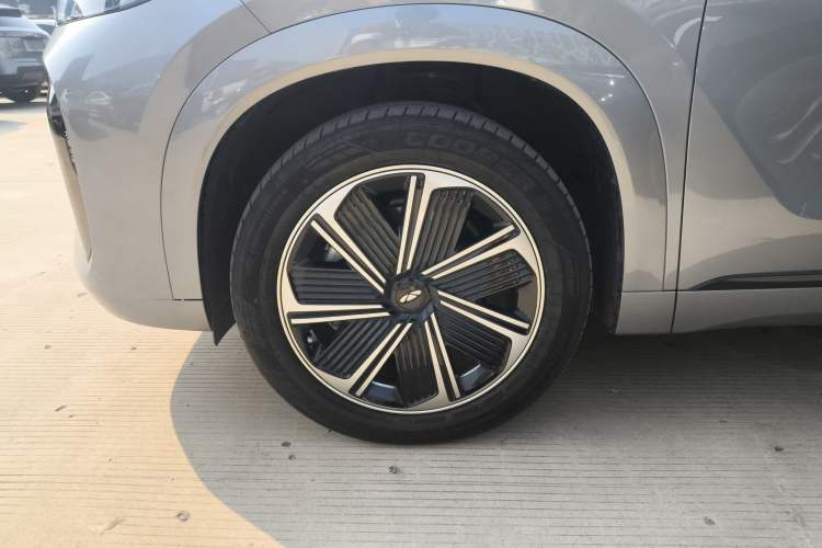 Used Chery Fengyun T10 2024 210 Luxury Edition Left Front Wheel Hub