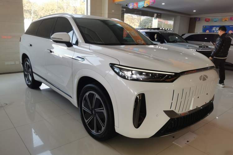 Used Chery Fengyun T10 2024 210 Luxury Edition Front Right 45 Deg