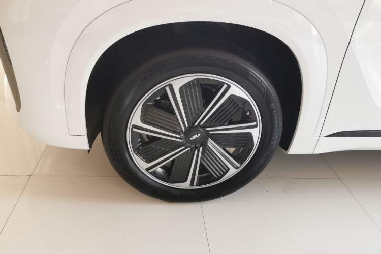 Used Chery Fengyun T10 2024 210 Luxury Edition Left Front Wheel Hub