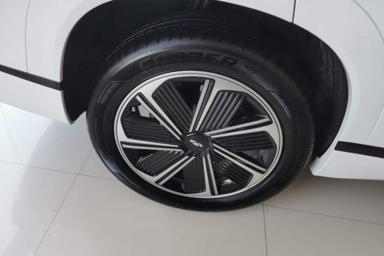 Used Chery Fengyun T10 2024 210 Luxury Edition Right Rear Wheel Hub