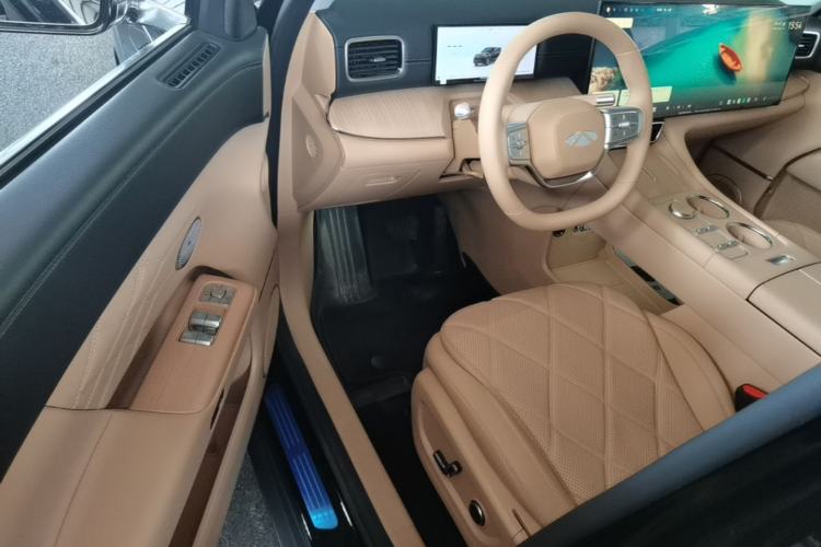 Used Chery Fengyun T11 2026 Model 220 Rear-Drive Dual IMAX Theater Edition Driver Seat