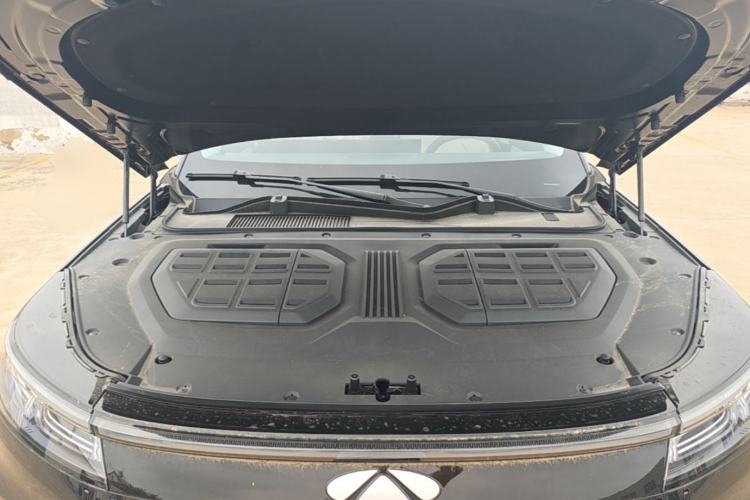 Used Chery Fengyun T11 2026 Model 220 All-Wheel Drive Family Fun Edition Engine Bay