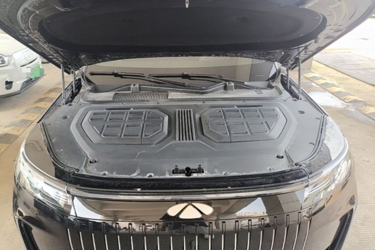 Used Chery Fengyun T11 2026 Model 220 All-Wheel Drive Dual IMAX Theater Edition Engine Bay