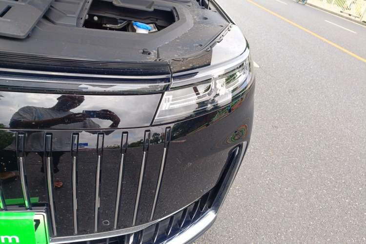 Used Chery Fengyun T11 2026 Model 220 Rear-Drive Dual IMAX Theater Edition Engine Bay Left