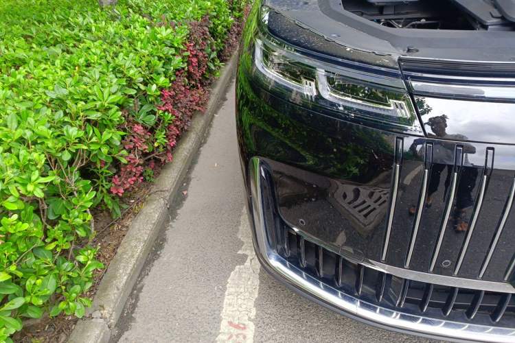 Used Chery Fengyun T11 2026 Model 220 Rear-Drive Dual IMAX Theater Edition Engine Bay Right