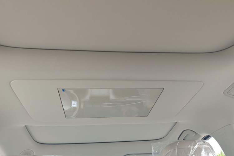 Used Chery Fengyun T11 2026 Model 220 All-Wheel Drive Family Fun Edition Headliner