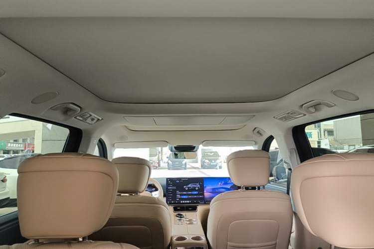 Used Chery Fengyun T11 2026 Model 220 All-Wheel Drive Dual IMAX Theater Edition Headliner
