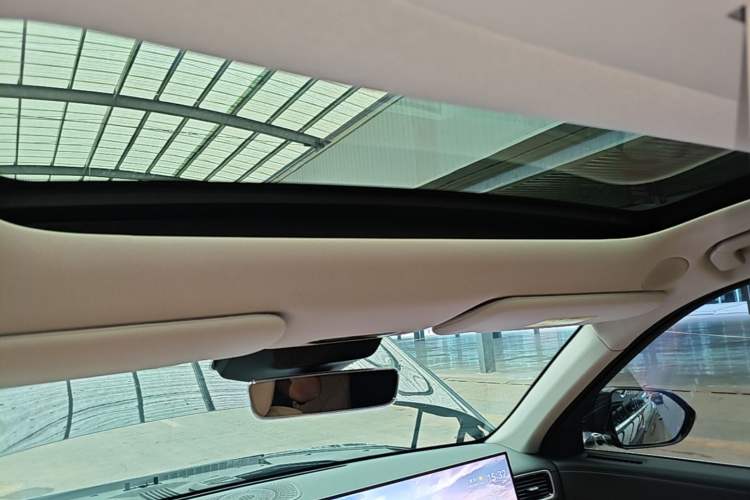 Used Chery Fengyun T11 2026 Model 220 Rear-Drive Dual IMAX Theater Edition Headliner