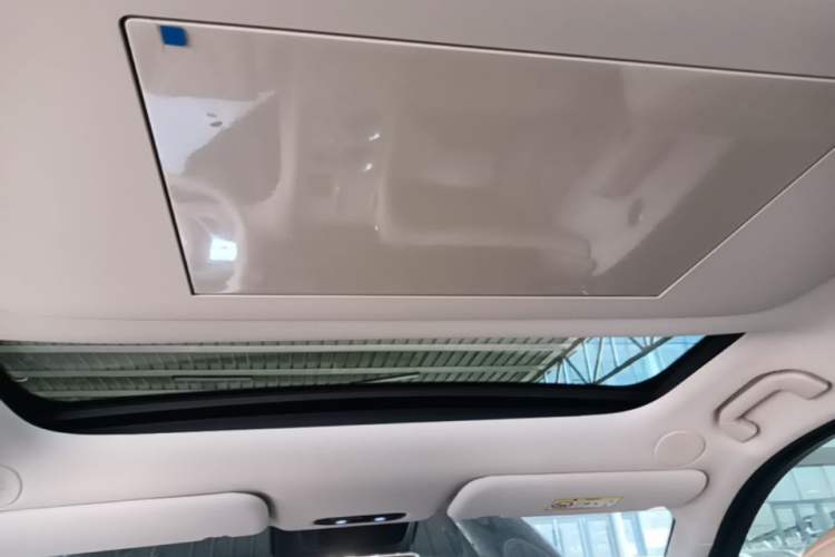 Used Chery Fengyun T11 2026 Model 220 All-Wheel Drive Family Fun Edition Headliner