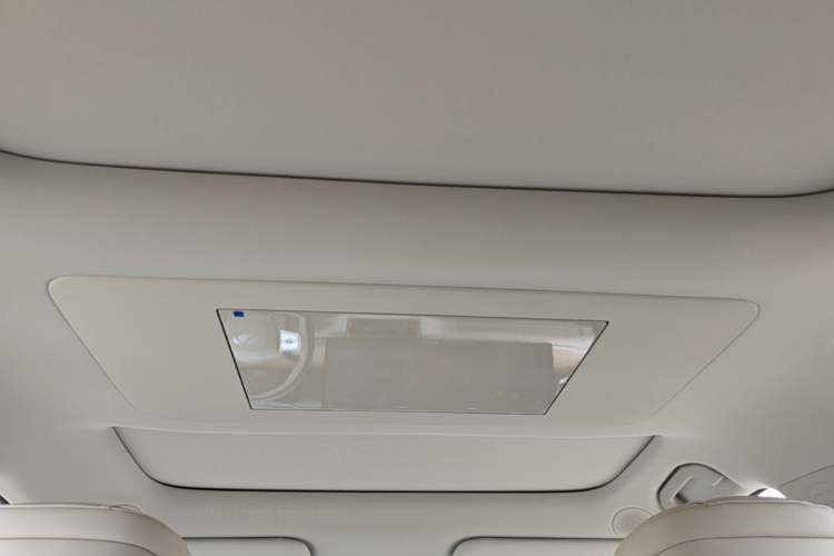 Used Chery Fengyun T11 2026 Model 220 All-Wheel Drive Family Fun Edition Headliner