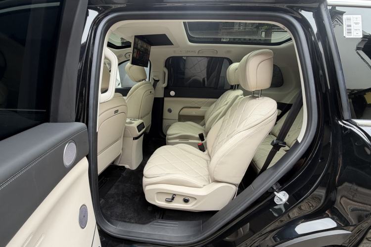 Used Chery Fengyun T11 2026 Model 220 All-Wheel Drive Family Fun Edition Interior 3