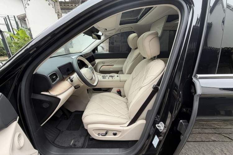 Used Chery Fengyun T11 2026 Model 220 All-Wheel Drive Family Fun Edition Interior 4