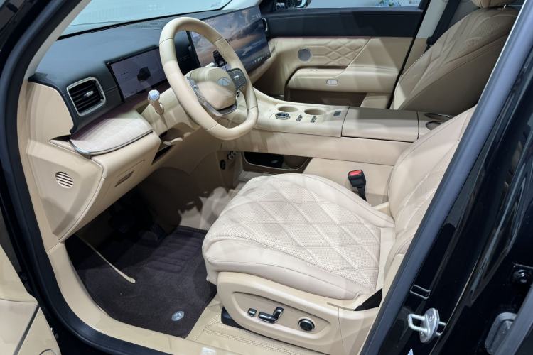 Used Chery Fengyun T11 2026 Model 220 All-Wheel Drive Family Fun Edition Left Front Seat