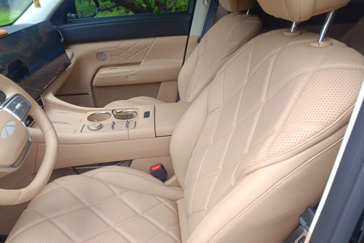 Used Chery Fengyun T11 2026 Model 220 Rear-Drive Dual IMAX Theater Edition Left Front Seat