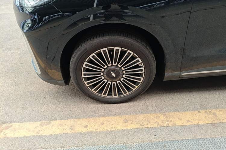 Used Chery Fengyun T11 2026 Model 220 Rear-Drive Dual IMAX Theater Edition Left Front Wheel Hub