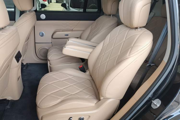 Used Chery Fengyun T11 2026 Model 220 All-Wheel Drive Dual IMAX Theater Edition Left Rear Seat