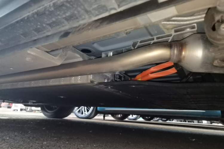 Used Chery Fengyun T11 2026 Model 220 Rear-Drive Dual IMAX Theater Edition Left Side Sill