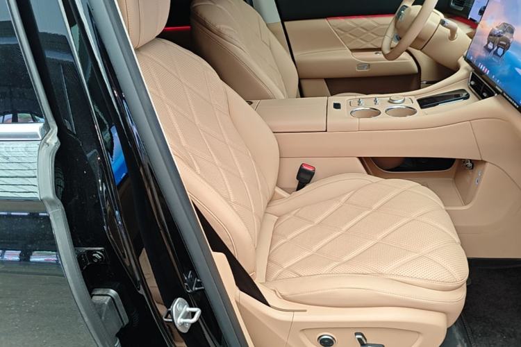 Used Chery Fengyun T11 2026 Model 220 Rear-Drive Dual IMAX Theater Edition Right Front Seat
