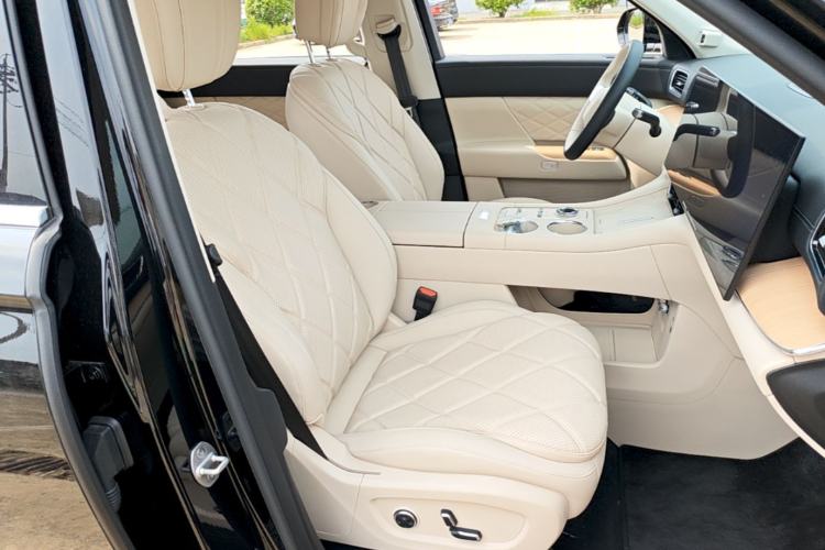 Used Chery Fengyun T11 2026 Model 220 All-Wheel Drive Family Fun Edition Right Front Seat