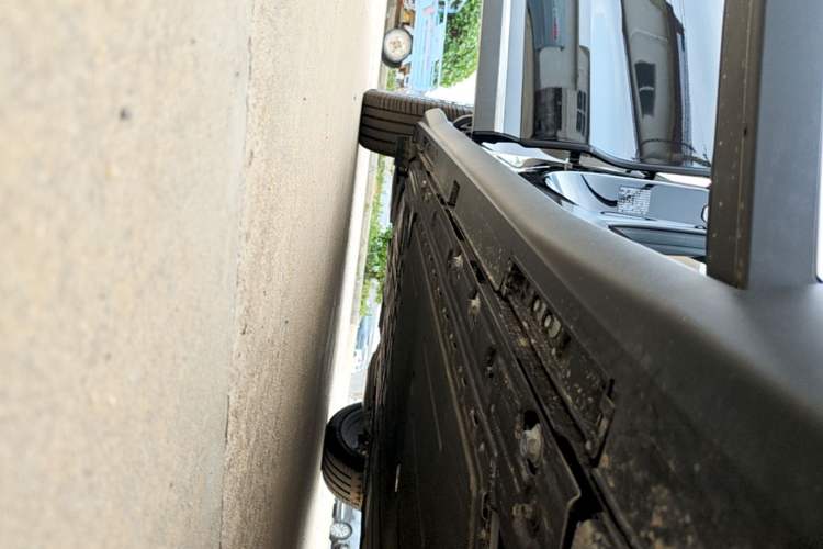 Used Chery Fengyun T11 2026 Model 220 All-Wheel Drive Family Fun Edition Right Side Sill