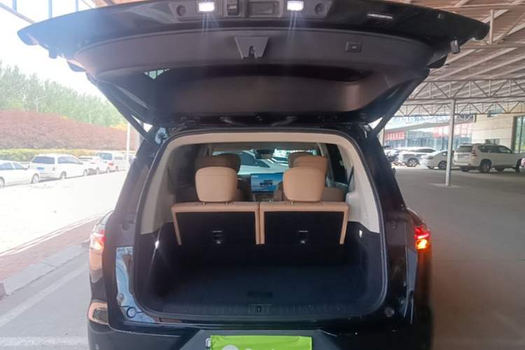 Used Chery Fengyun T11 2026 Model 220 All-Wheel Drive Family Fun Edition Trunk