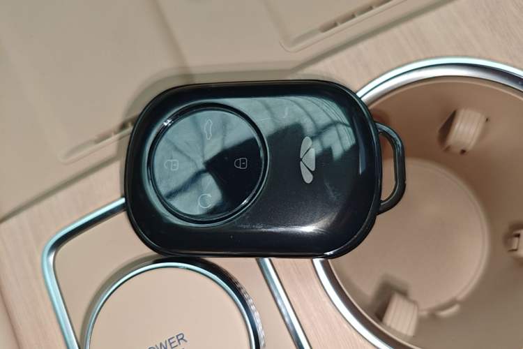 Used Chery Fengyun T11 2026 Model 220 Rear-Drive Dual IMAX Theater Edition Vehicle Key