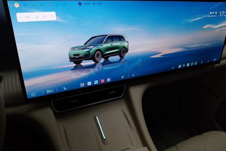 Used Chery Fengyun T11 2026 Model 220 All-Wheel Drive Dual IMAX Theater Edition Audio And AC Panel