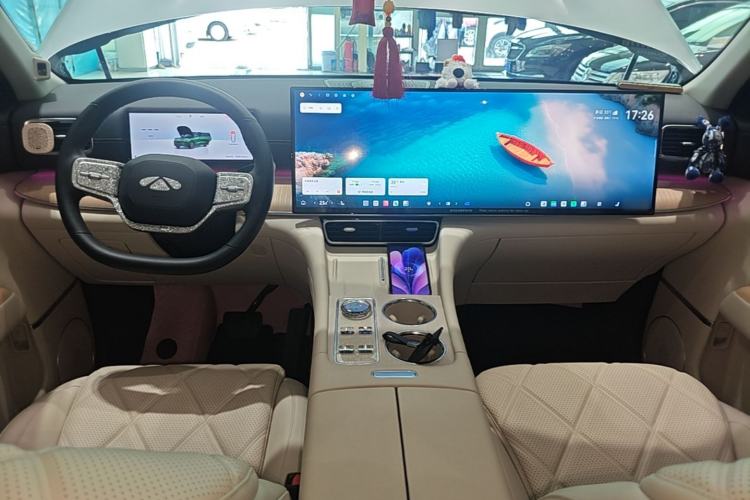 Used Chery Fengyun T11 2026 Model 220 All-Wheel Drive Family Fun Edition Center Console