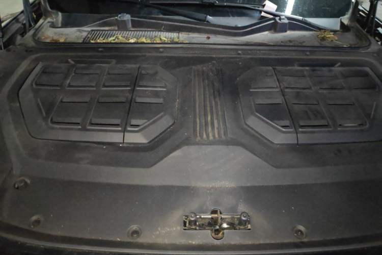 Used Chery Fengyun T11 2026 Model 220 All-Wheel Drive Family Fun Edition Engine Bay