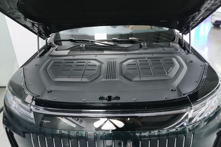 Used Chery Fengyun T11 2026 Model 220 All-Wheel Drive Dual IMAX Theater Edition Engine Bay