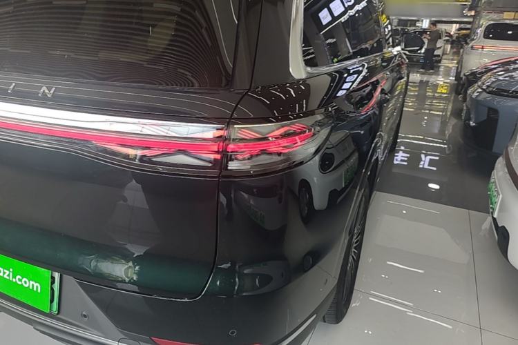 Used Chery Fengyun T11 2026 Model 220 Rear-Drive Dual IMAX Theater Edition Exterior 3