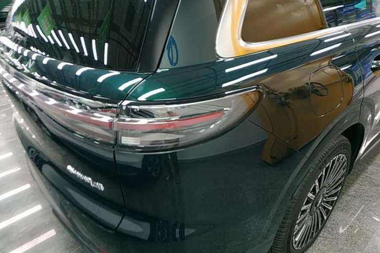 Used Chery Fengyun T11 2026 Model 220 All-Wheel Drive Family Fun Edition Exterior 3