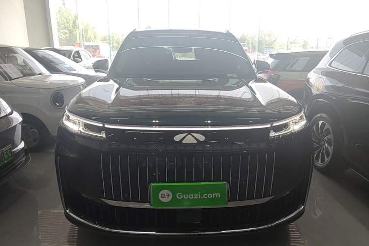 Used Chery Fengyun T11 2026 Model 220 Rear-Drive Dual IMAX Theater Edition Front