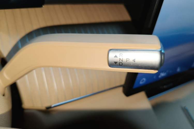 Used Chery Fengyun T11 2026 Model 220 All-Wheel Drive Dual IMAX Theater Edition Gear Lever