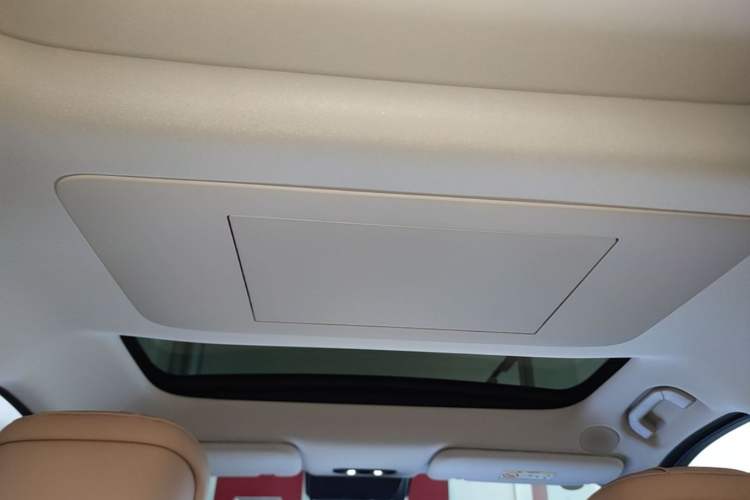 Used Chery Fengyun T11 2026 Model 220 All-Wheel Drive Family Fun Edition Headliner