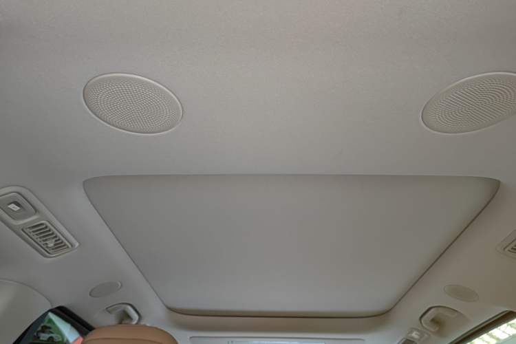 Used Chery Fengyun T11 2026 Model 220 All-Wheel Drive Family Fun Edition Headliner