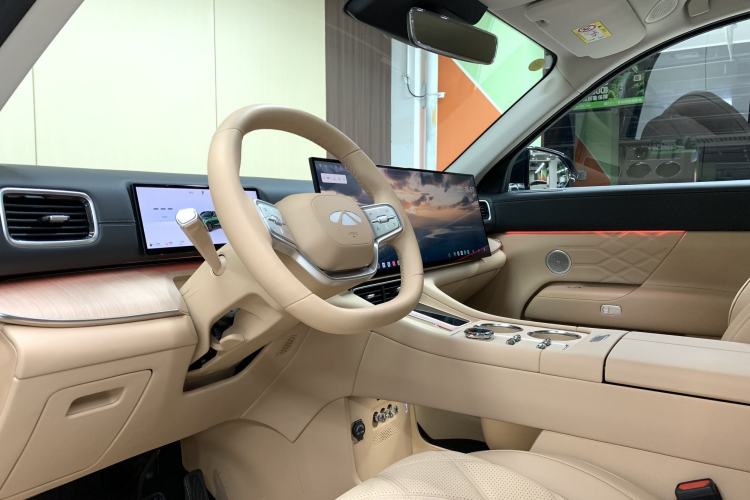 Used Chery Fengyun T11 2026 Model 220 All-Wheel Drive Family Fun Edition Interior 1
