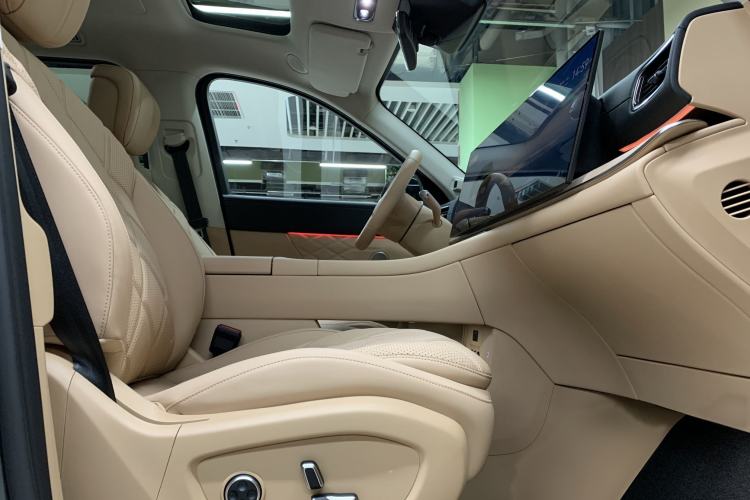 Used Chery Fengyun T11 2026 Model 220 All-Wheel Drive Family Fun Edition Interior 4