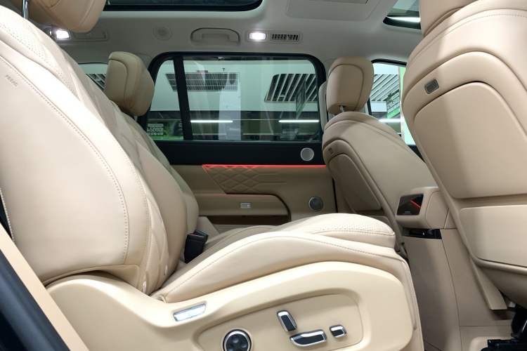 Used Chery Fengyun T11 2026 Model 220 All-Wheel Drive Family Fun Edition Interior 6