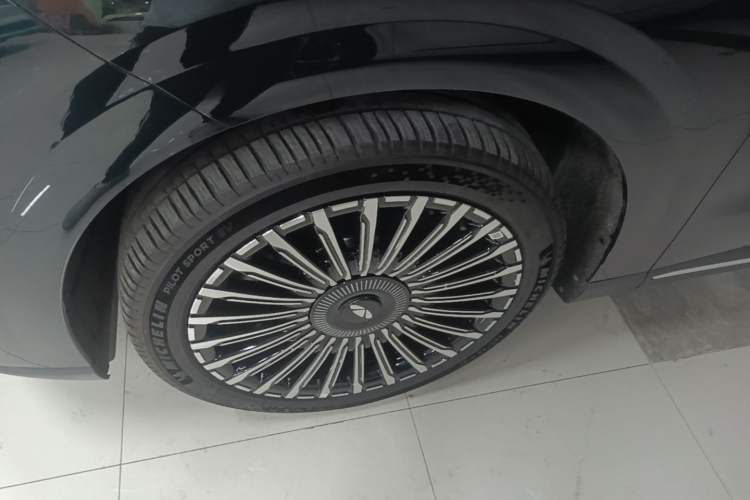 Used Chery Fengyun T11 2026 Model 220 All-Wheel Drive Family Fun Edition Left Front Wheel Hub