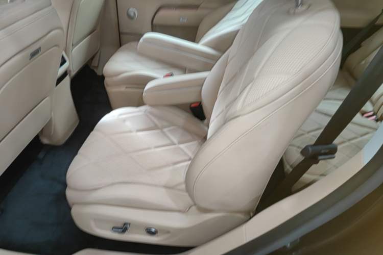 Used Chery Fengyun T11 2026 Model 220 All-Wheel Drive Family Fun Edition Left Rear Seat