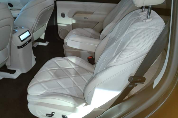 Used Chery Fengyun T11 2026 Model 220 All-Wheel Drive Family Fun Edition Left Rear Seat