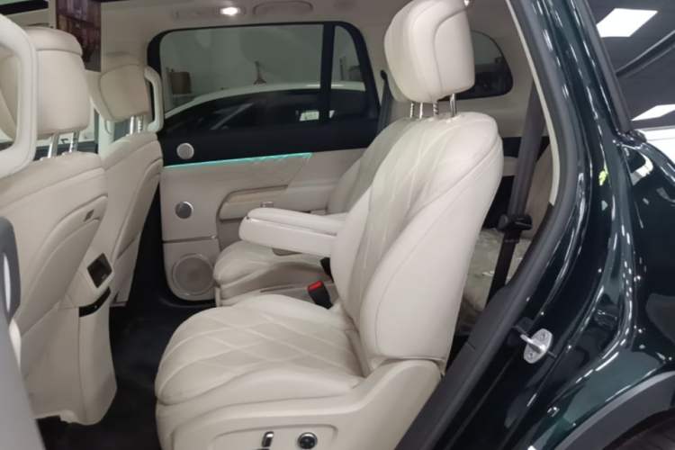 Used Chery Fengyun T11 2026 Model 220 All-Wheel Drive Family Fun Edition Left Rear Seat