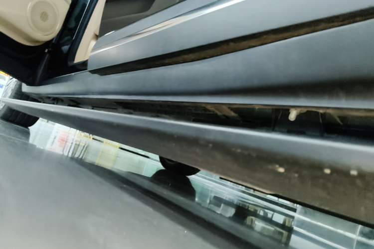 Used Chery Fengyun T11 2026 Model 220 All-Wheel Drive Dual IMAX Theater Edition Left Side Sill